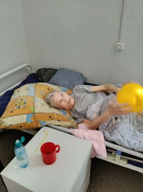 Зарядка для наших лежачих проживающих