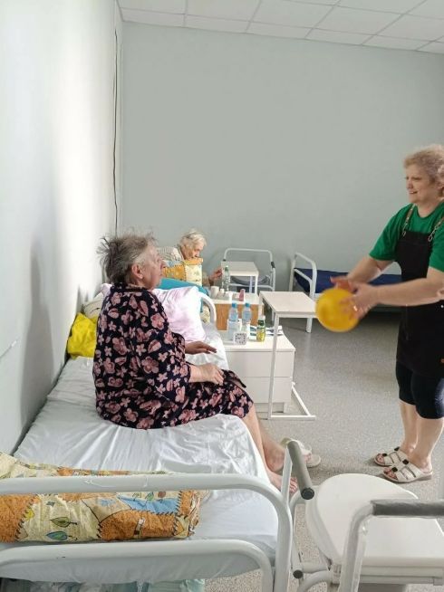 Зарядка для наших лежачих проживающих