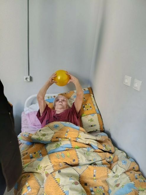 Зарядка для наших лежачих проживающих