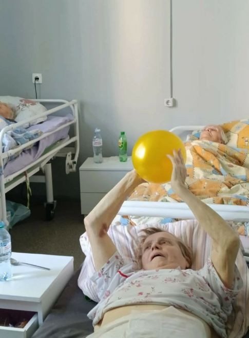 Зарядка для наших лежачих проживающих